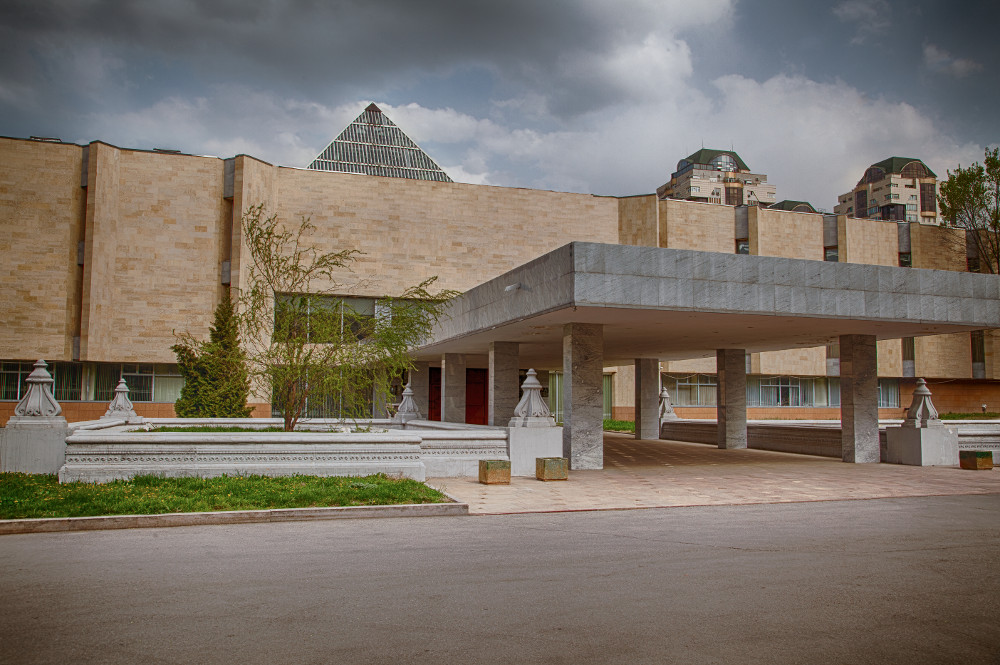 kazakhstan-museum-of-arts-01