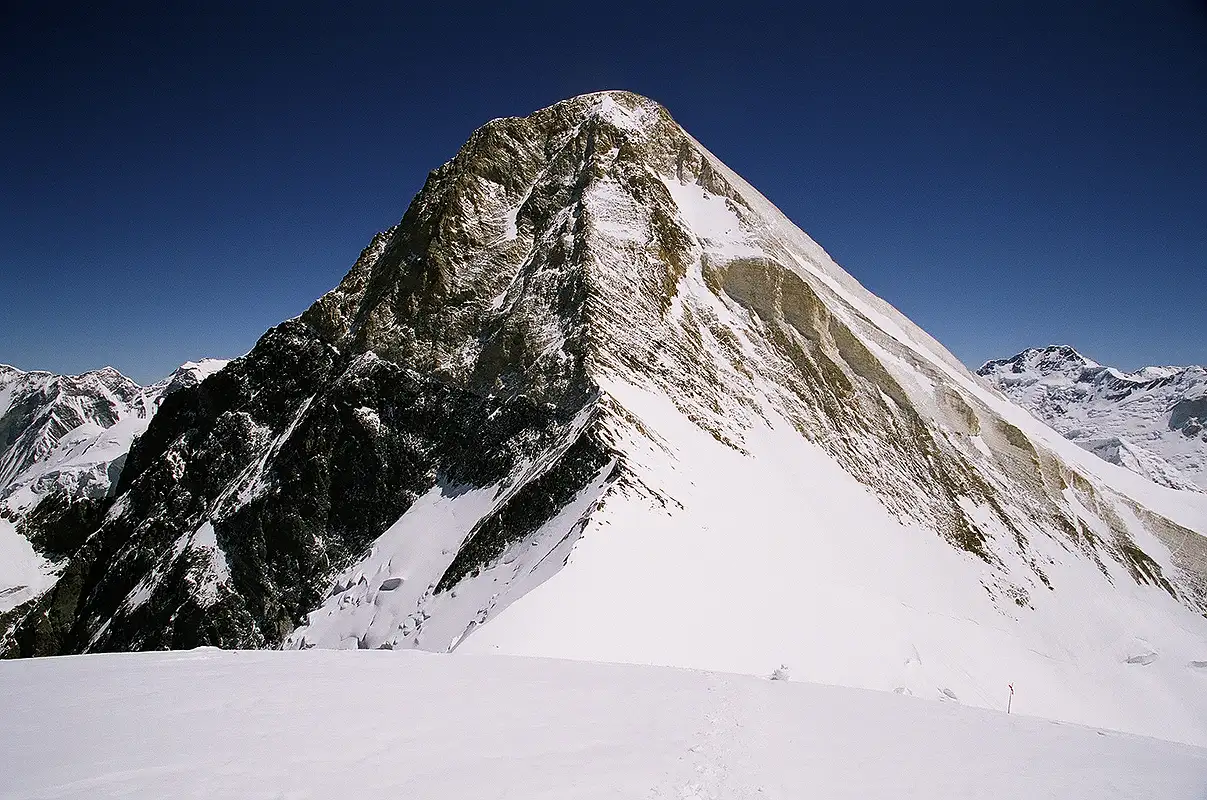 khan-tengri-peak-01