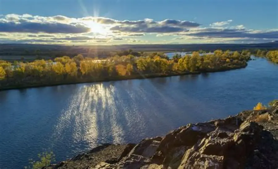 irtysh-river-embankment-08