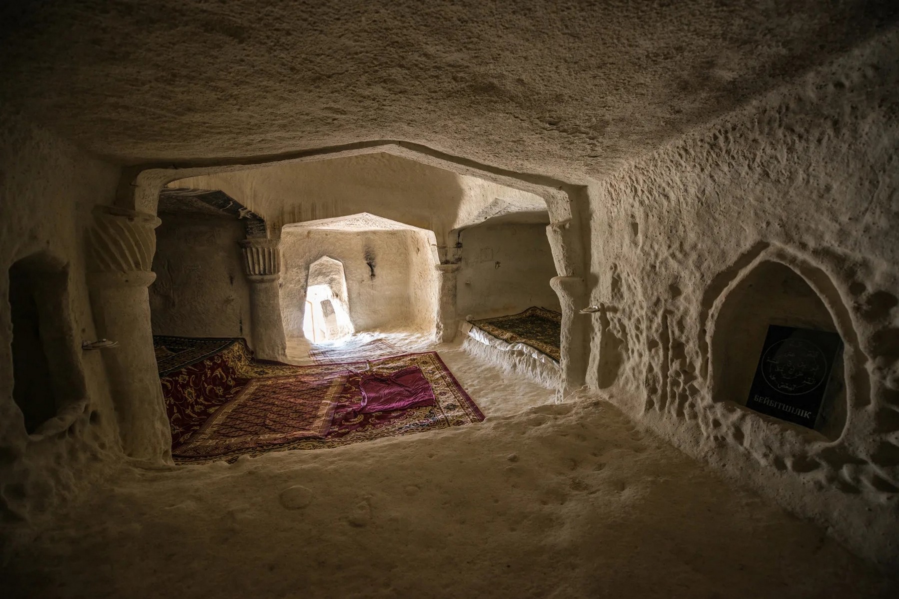 beket-ata-underground-mosque-04
