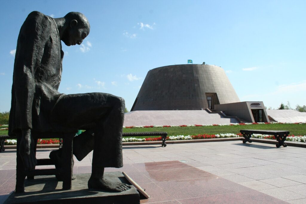 alzhir-memorial-09