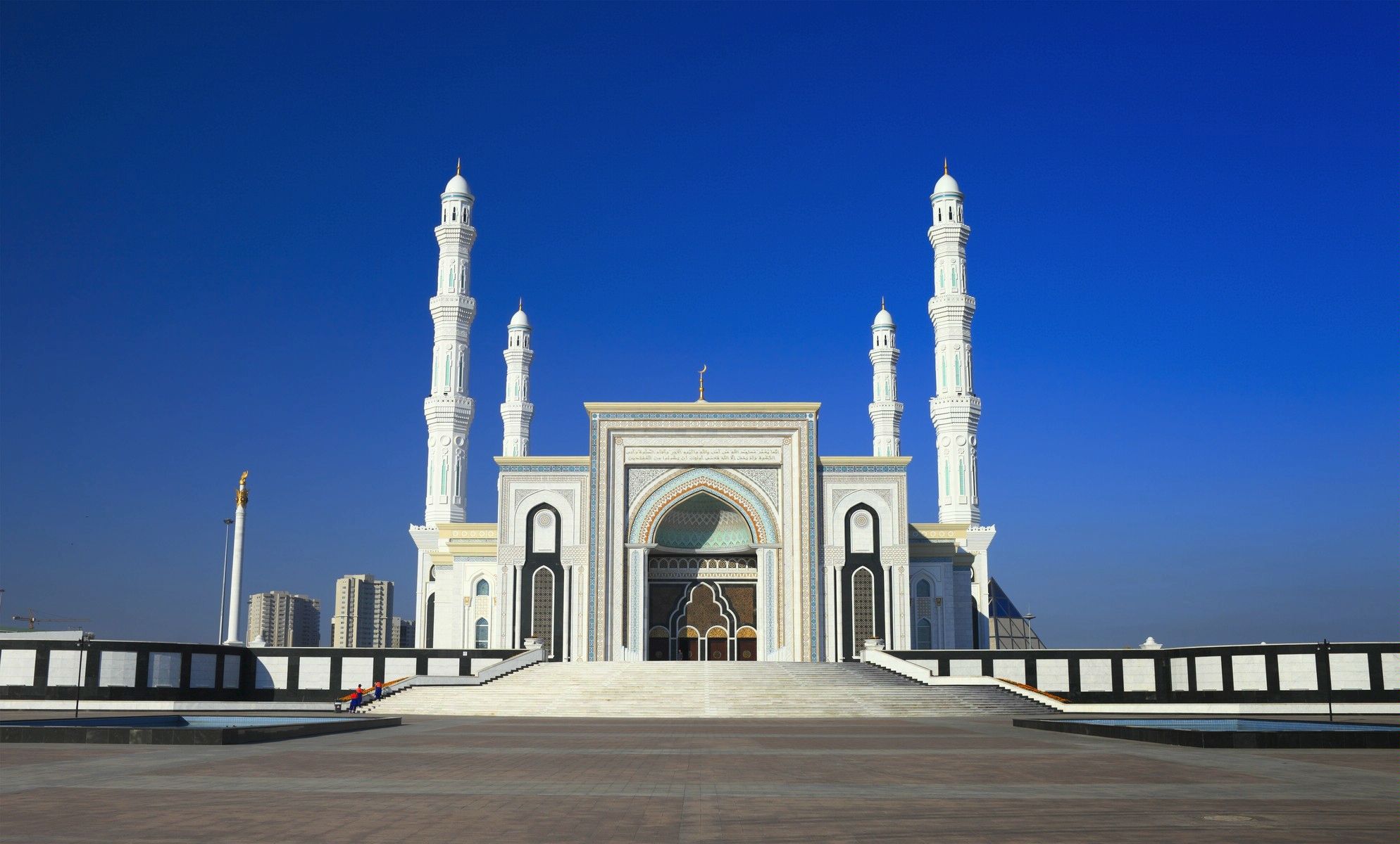 hazrat-sultan-mosque-05