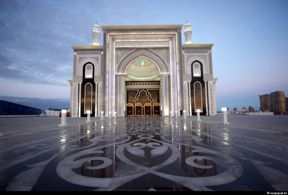 hazrat-sultan-mosque-07