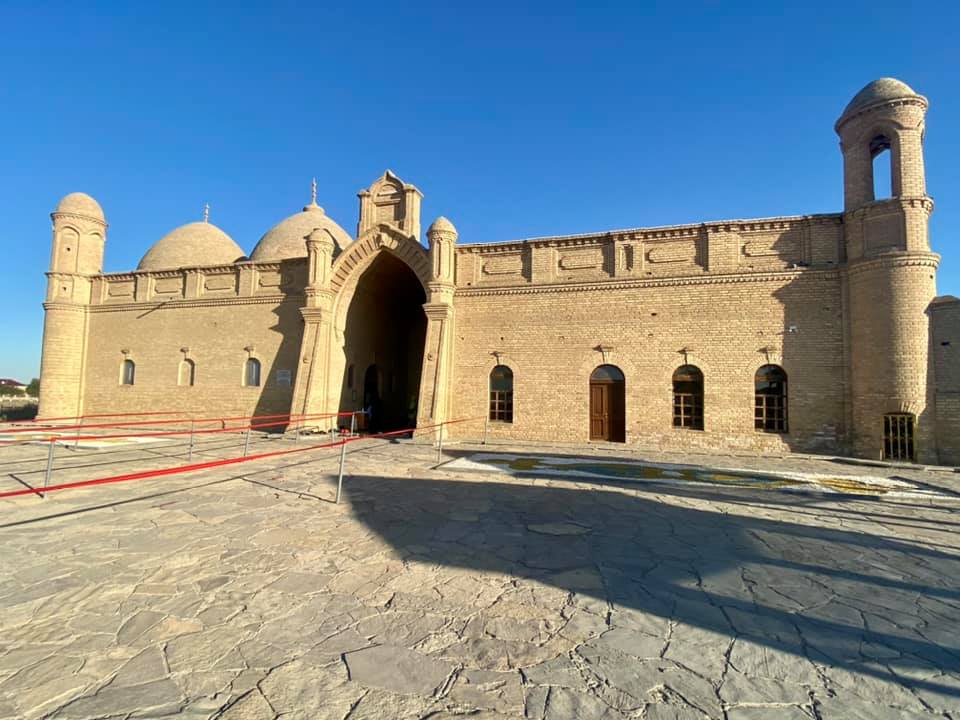 arystan-bab-mausoleum-03