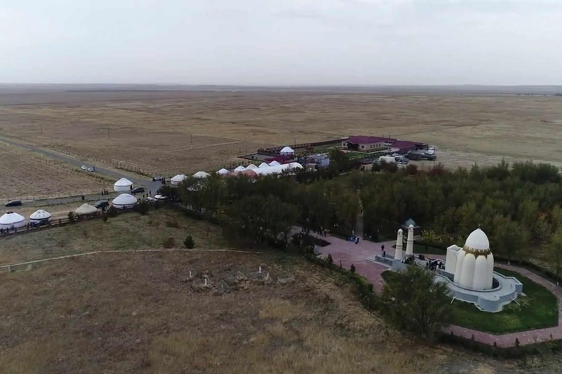 domalaq-ana-mausoleum-02