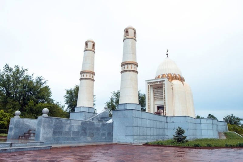 domalaq-ana-mausoleum-04