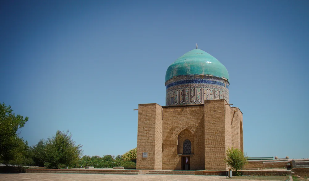 rabia-sultan-begum-mausoleum-03