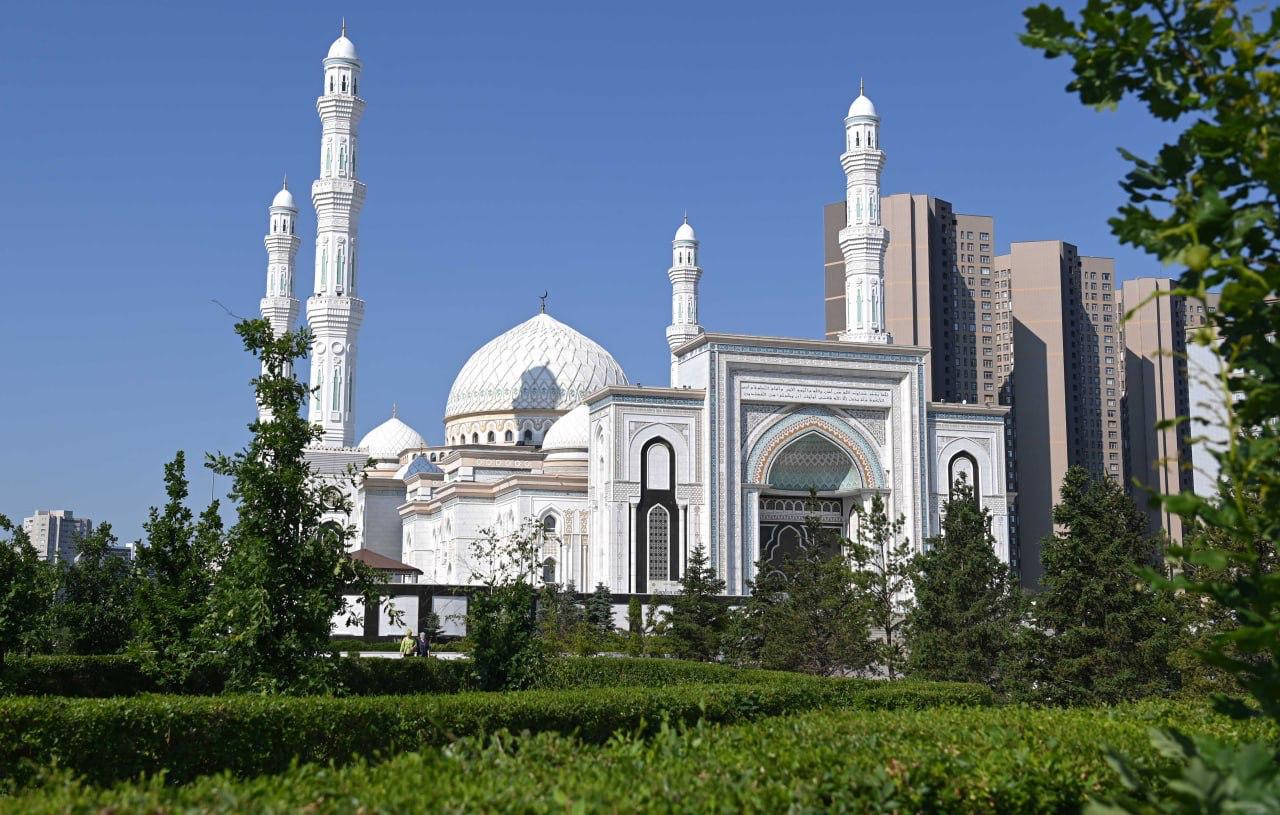 hazrat-sultan-mosque-01