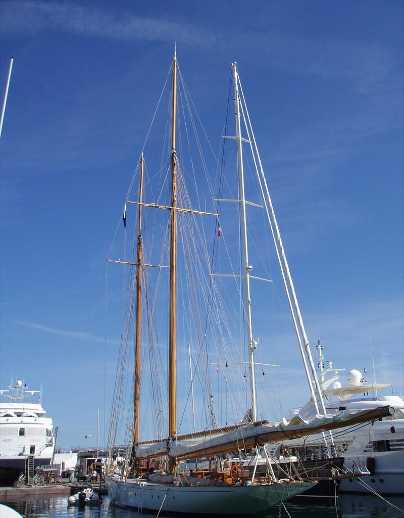 ELENA OF LONDON - Vesseljoin