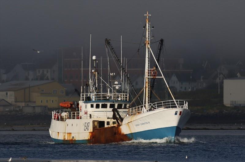 lady black tie yvette