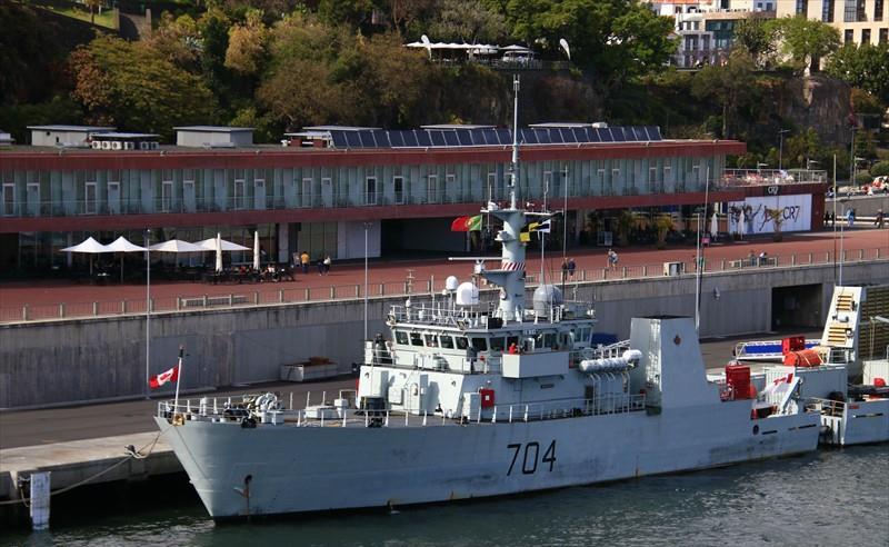 CANADIAN WARSHIP 704 - Vesseljoin