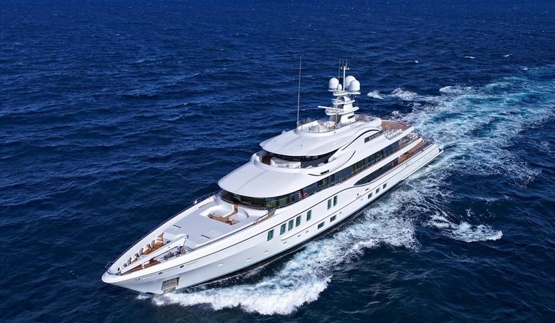 yacht plvs ultra