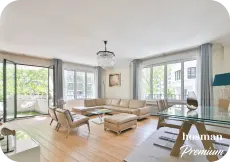 vente appartement de 165.0m² à paris