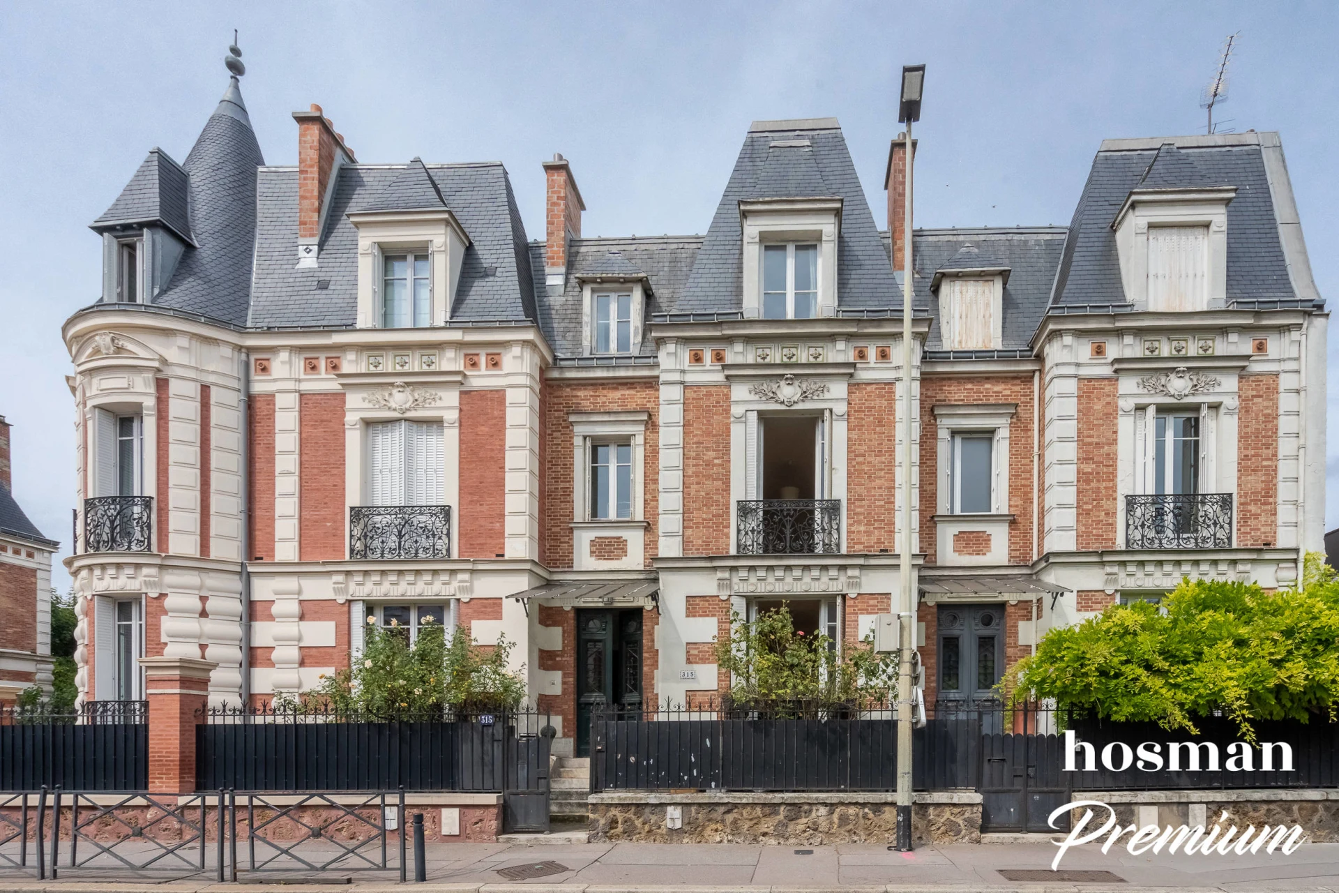 Maison de 180.0 m² à Courbevoie