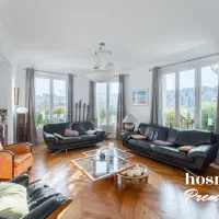 Appartement de 147.6 m² à Paris