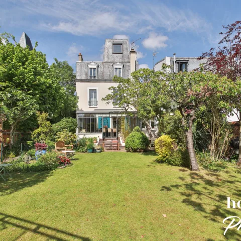 Maison de 262.0 m² à Colombes