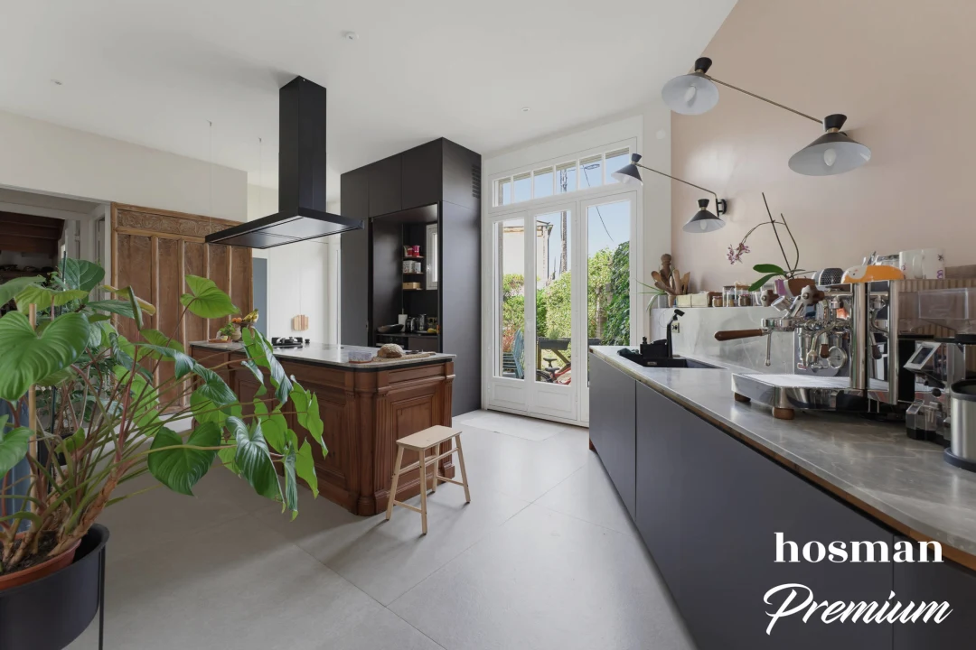Maison de 200.0 m² à Bordeaux