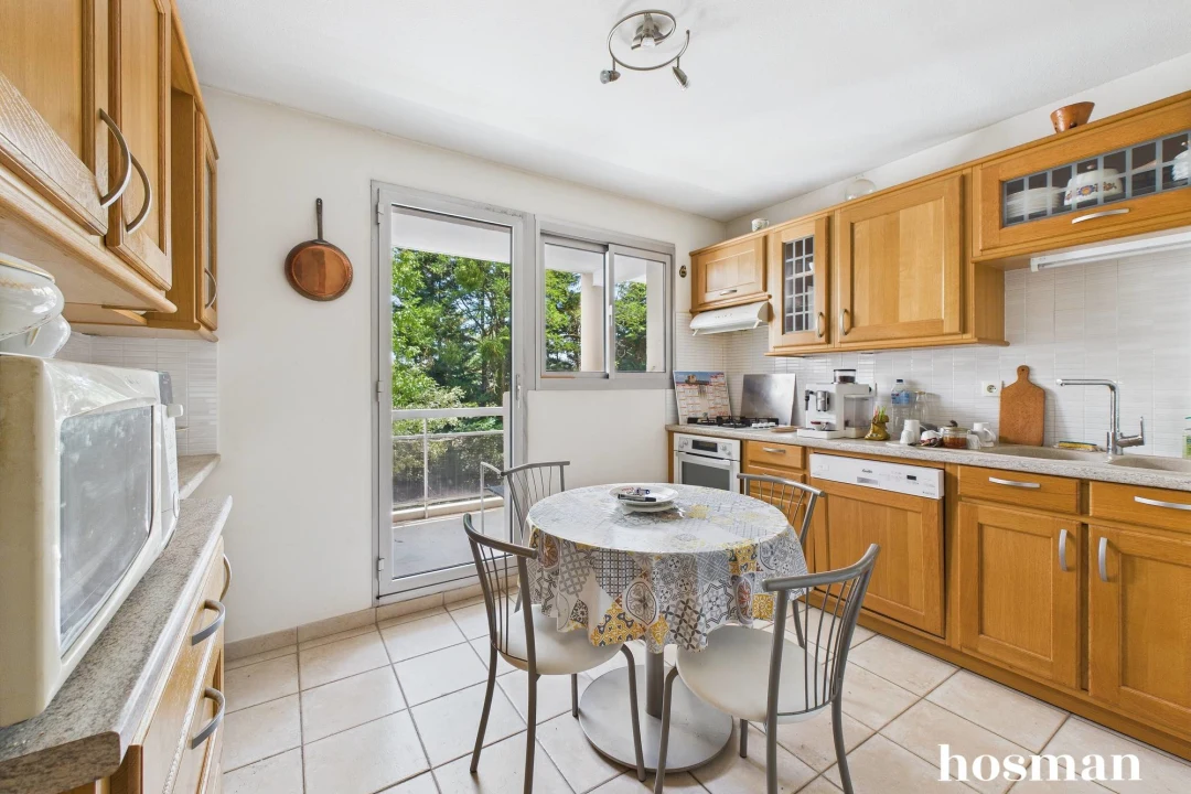Appartement de 75.99 m² à Talence