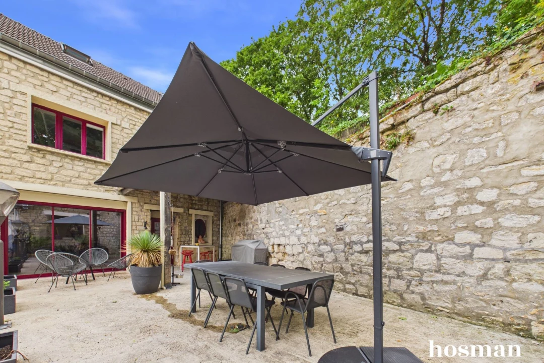 Maison de 330.0 m² à Méry-Sur-Oise