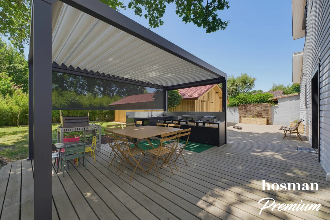 Maison de 230.0 m² à Pessac