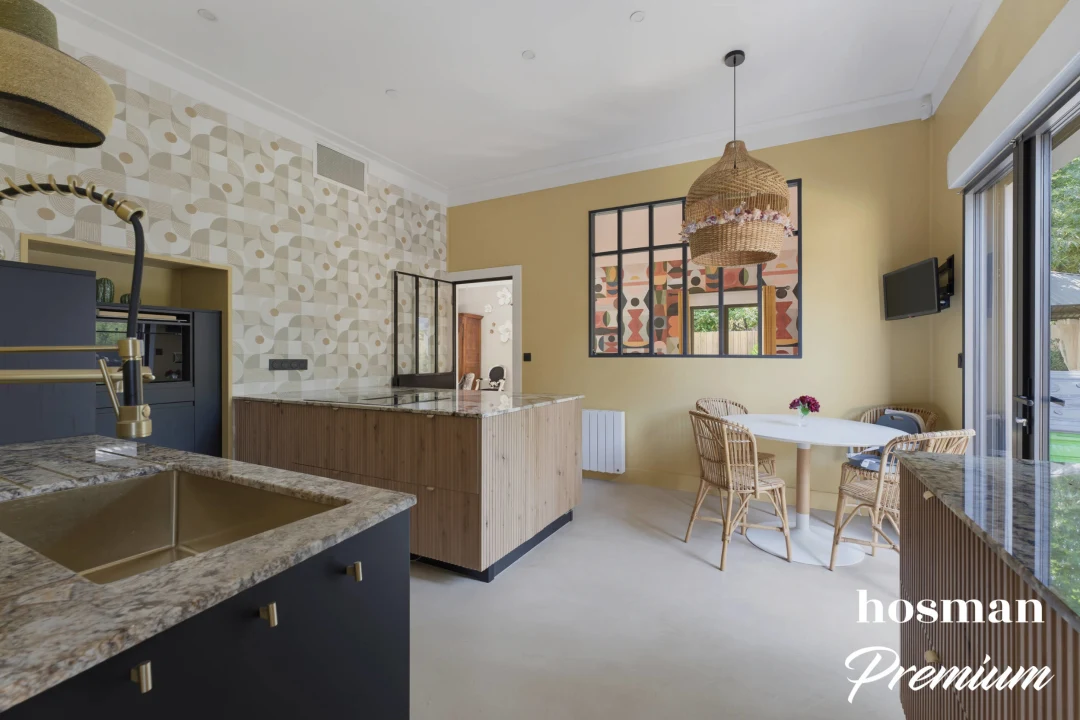 Maison de 230.0 m² à Pessac