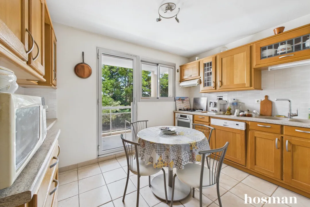Appartement de 75.99 m² à Talence
