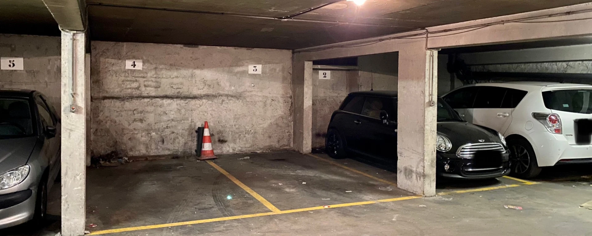 Parking de 11.0 m² à Paris