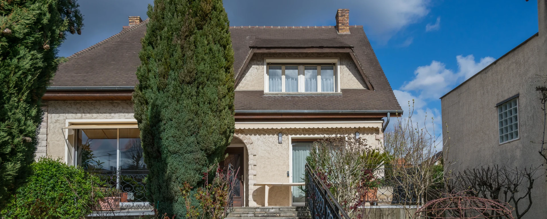 Maison de 290.0 m² à Versailles