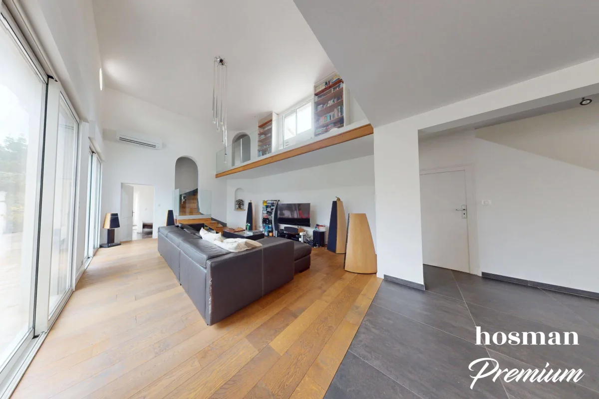 Maison de 298.0 m² à Mérignac