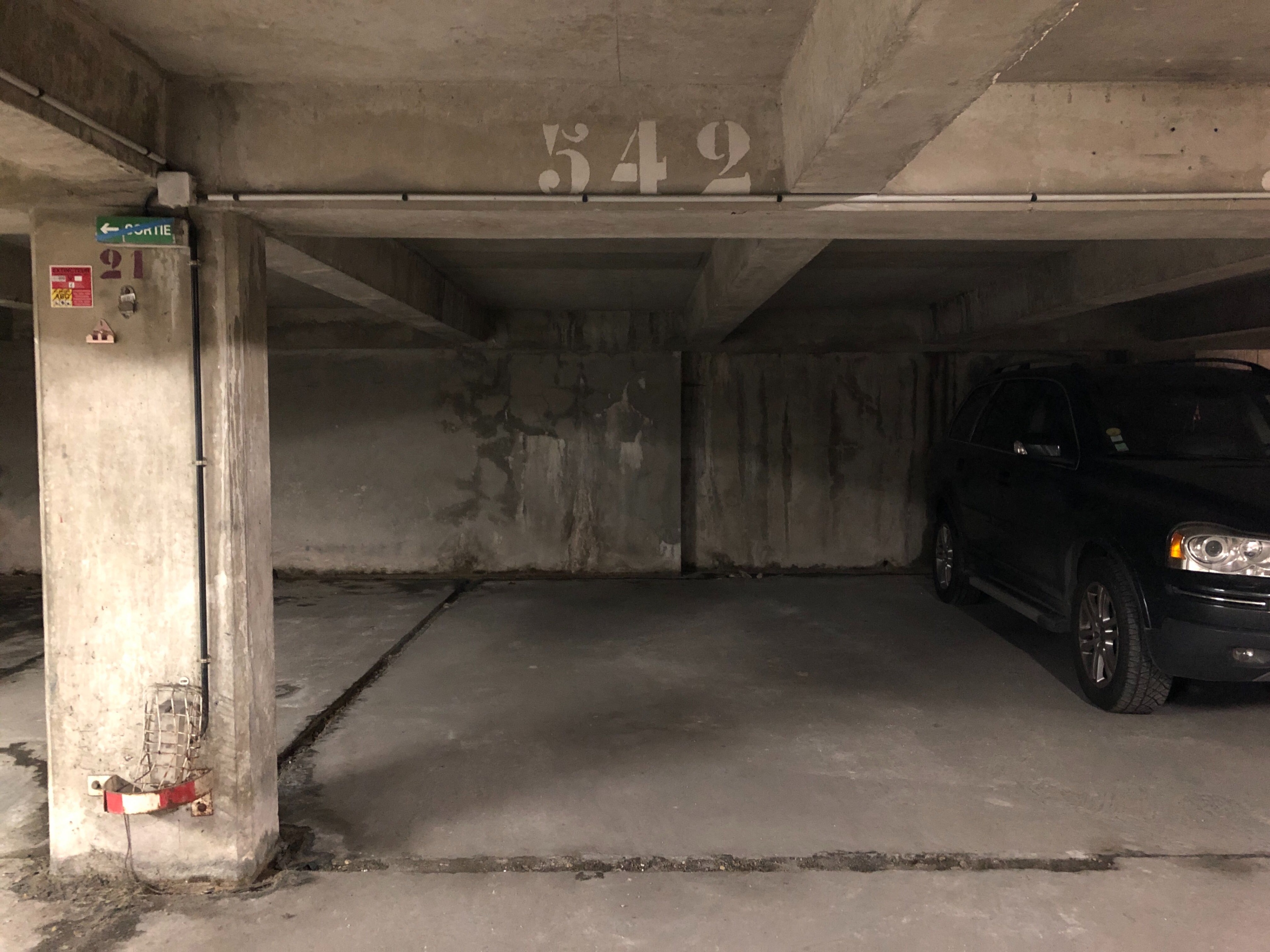 Photo 1 - Parking 13.0 Saint-Ouen