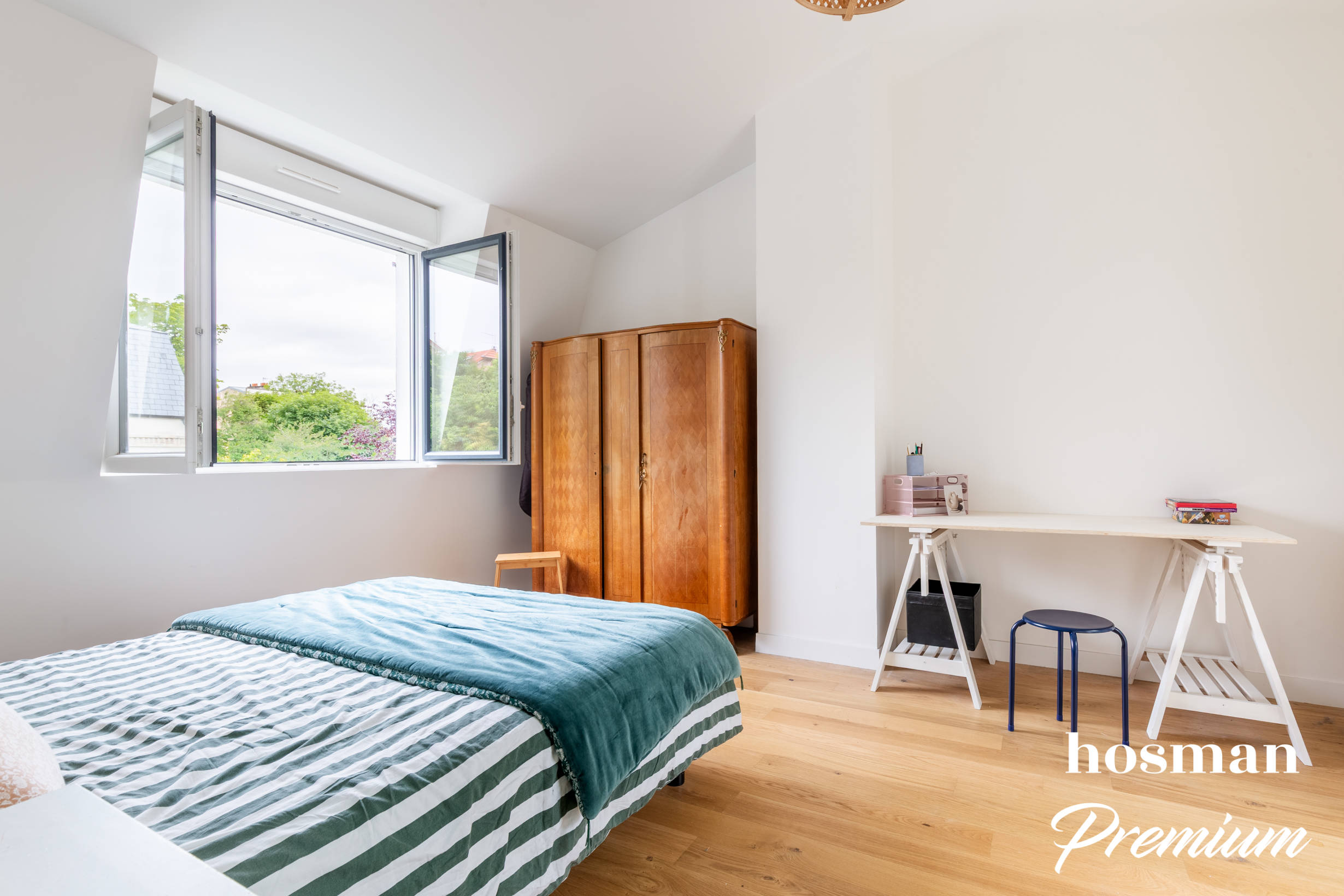 Photo 11 - Maison 184.0 Suresnes