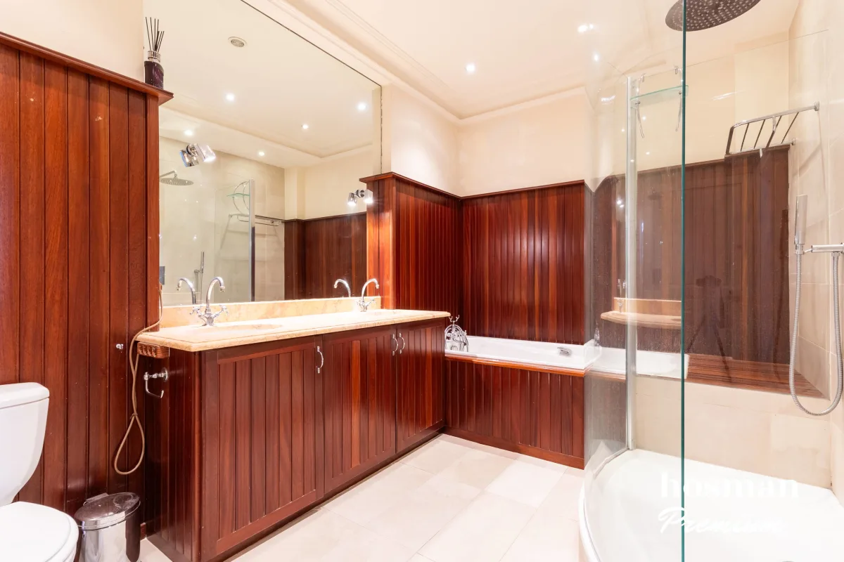 Appartement de 201.38 m² à Paris