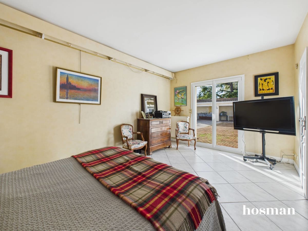 Maison de 210.0 m² à Eysines