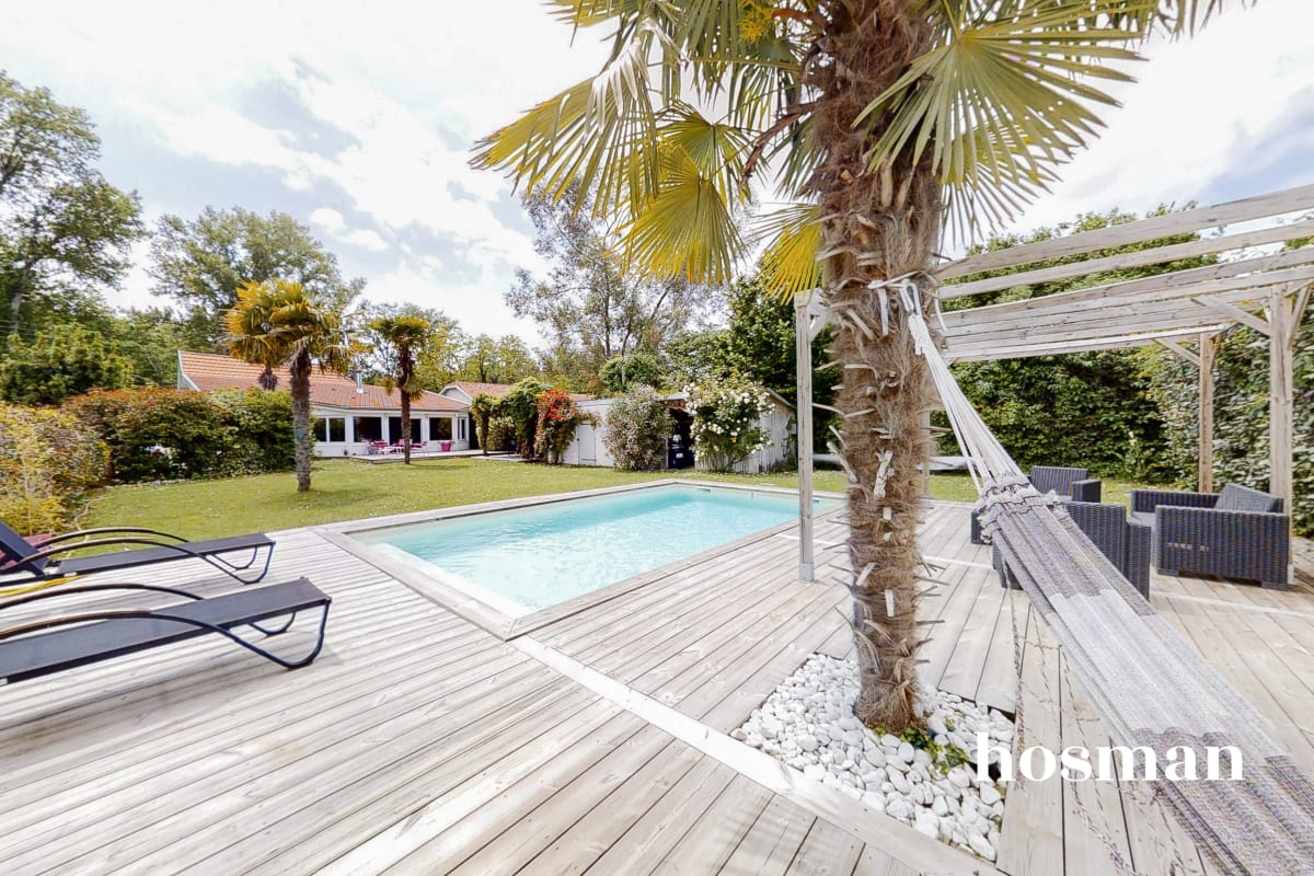 Maison de 180.0 m² à Saint-Médard-en-Jalles