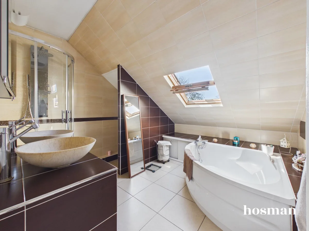 Maison de 180.0 m² à Ermont