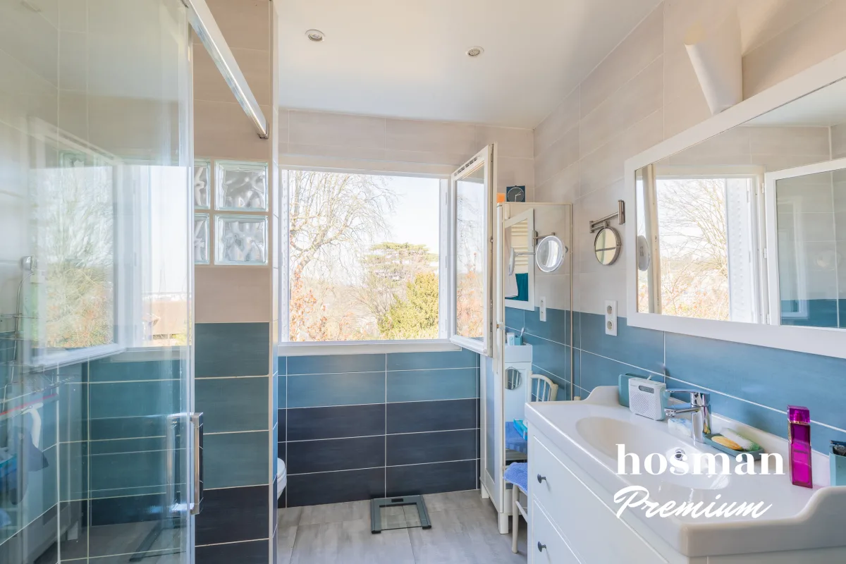 Maison de 201.5 m² à Sèvres