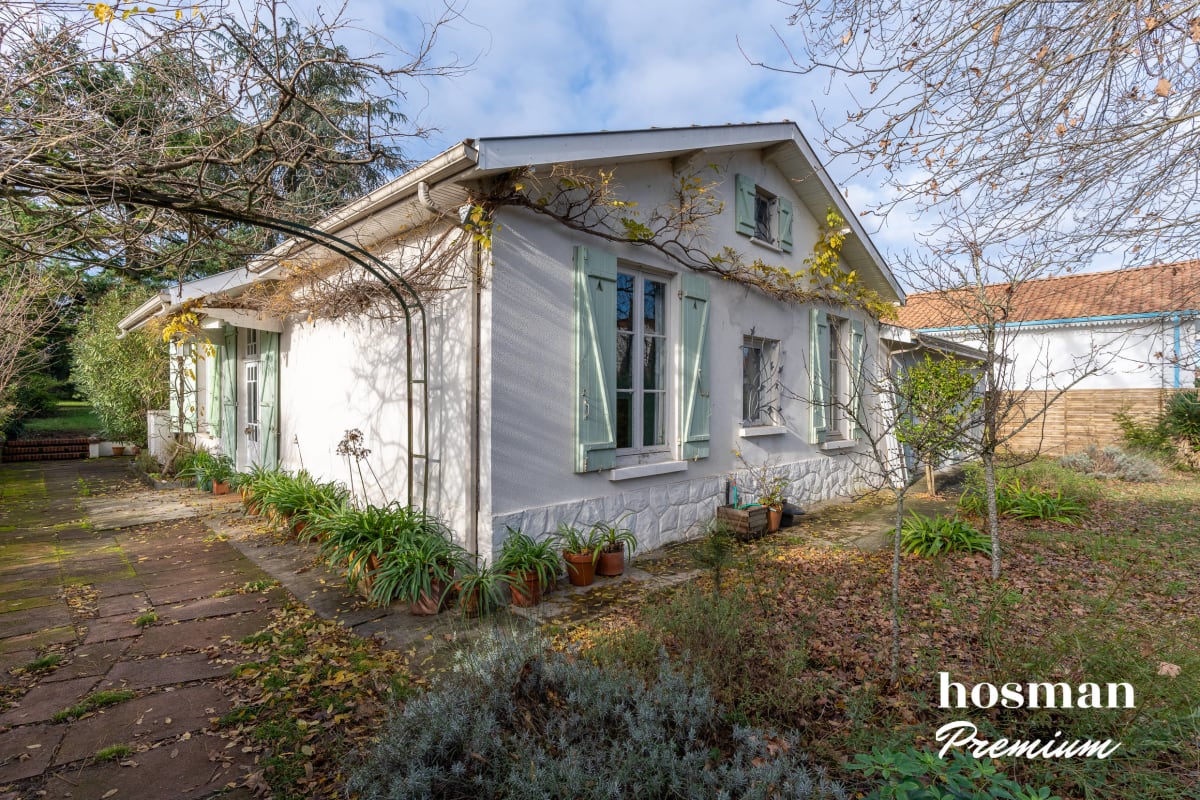 Maison de 190.0 m² à Mérignac