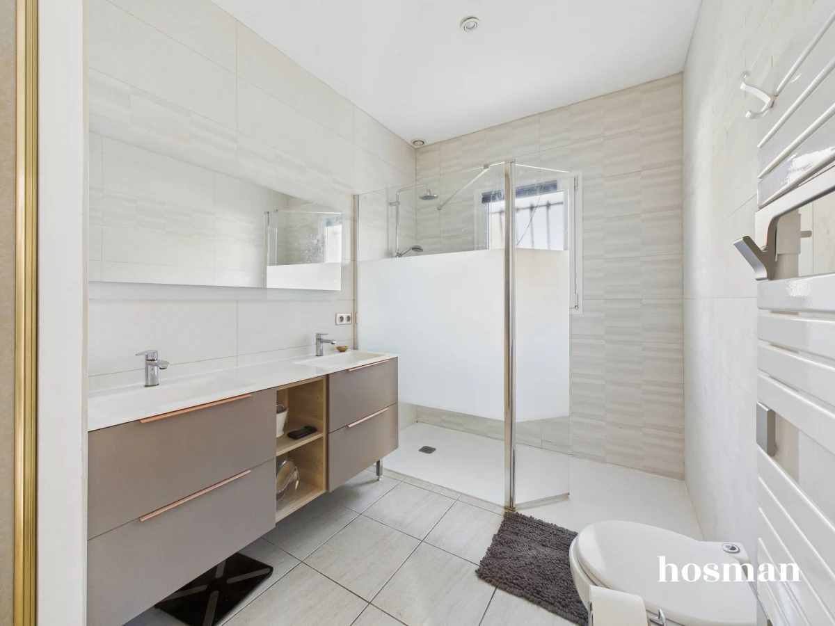 Maison de 210.0 m² à Eysines