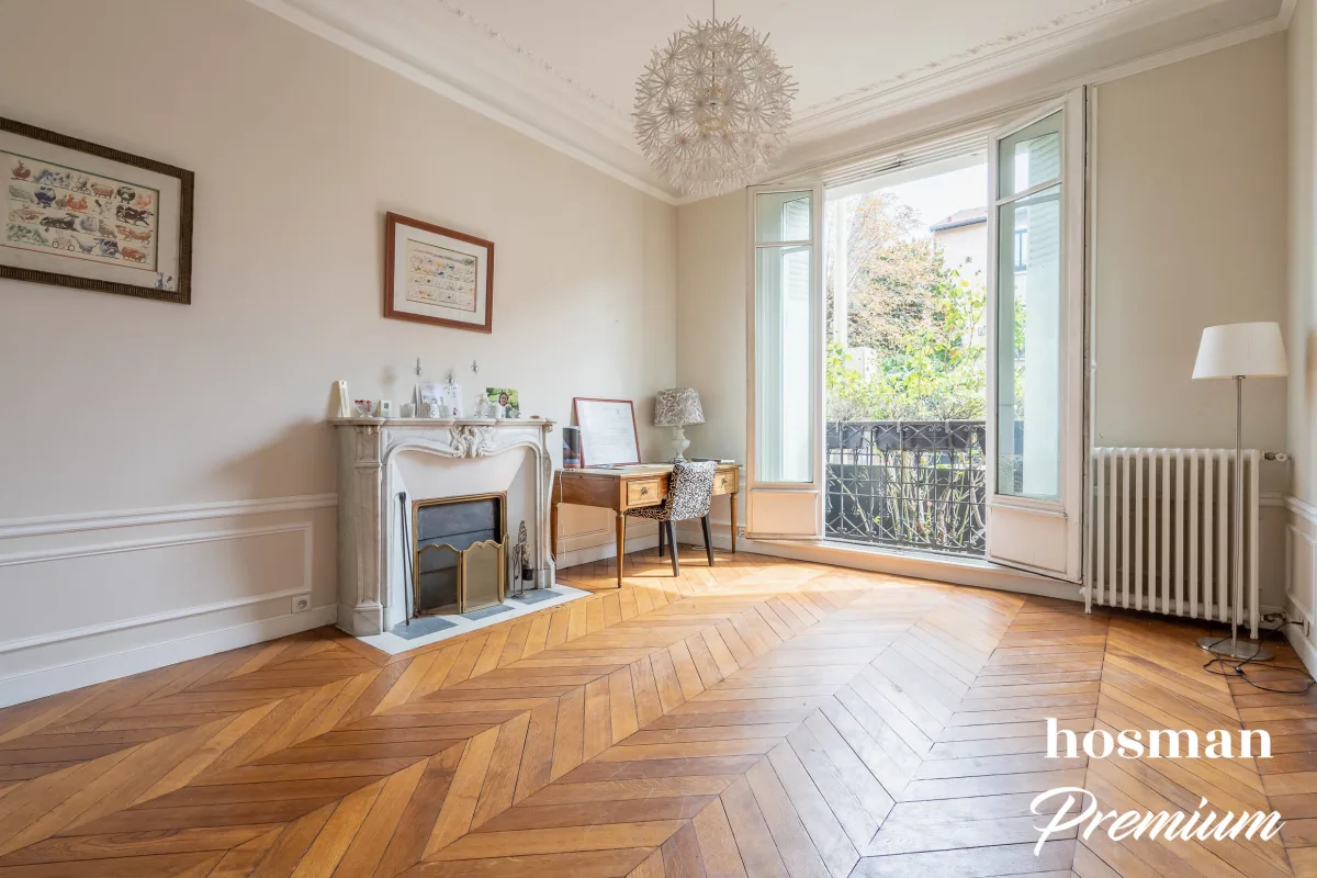 Maison de 180.0 m² à Courbevoie