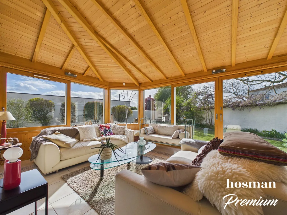 Maison de 201.3 m² à Saint-Sébastien-sur-Loire