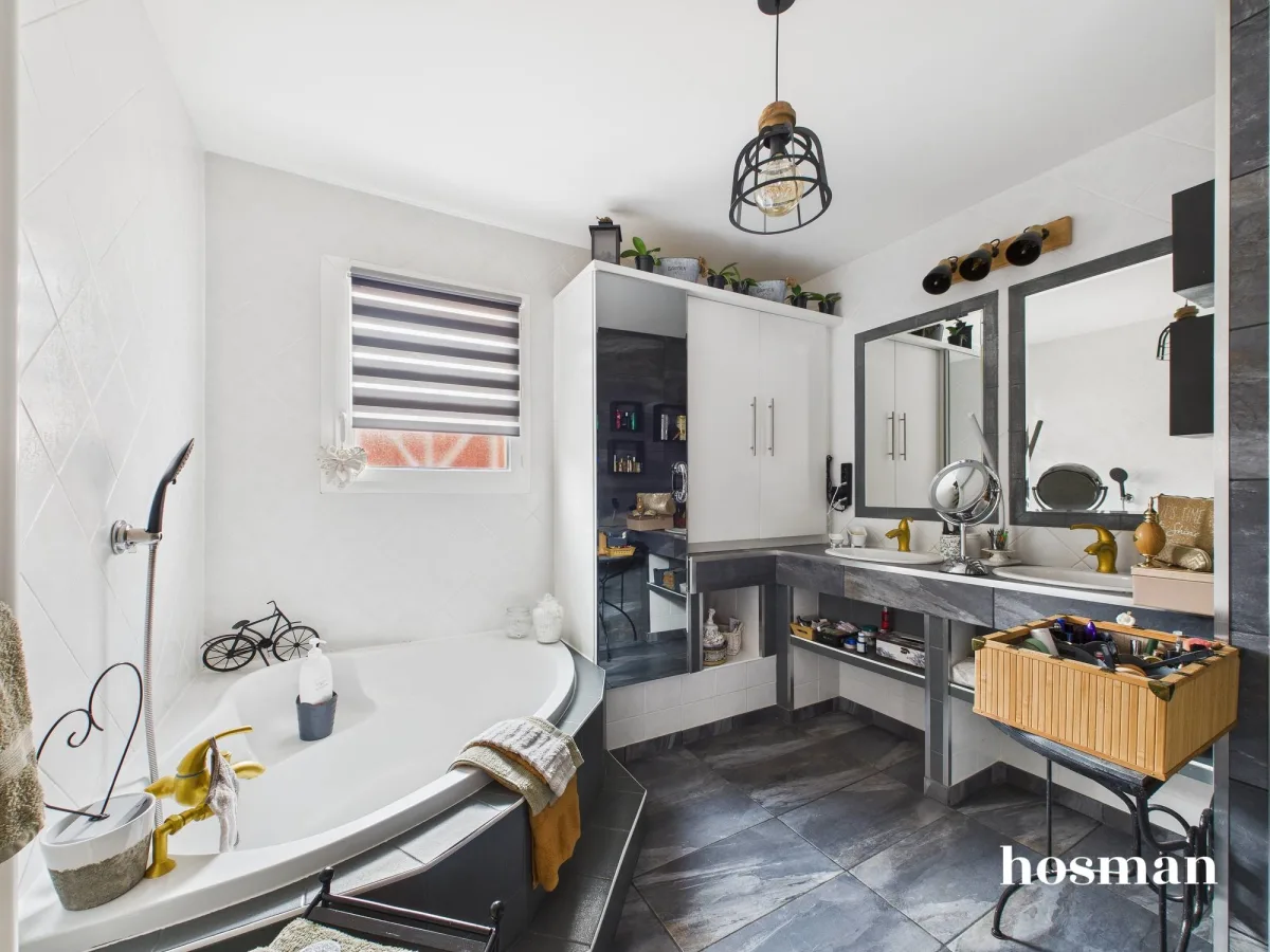 Maison de 130.0 m² à Jonage