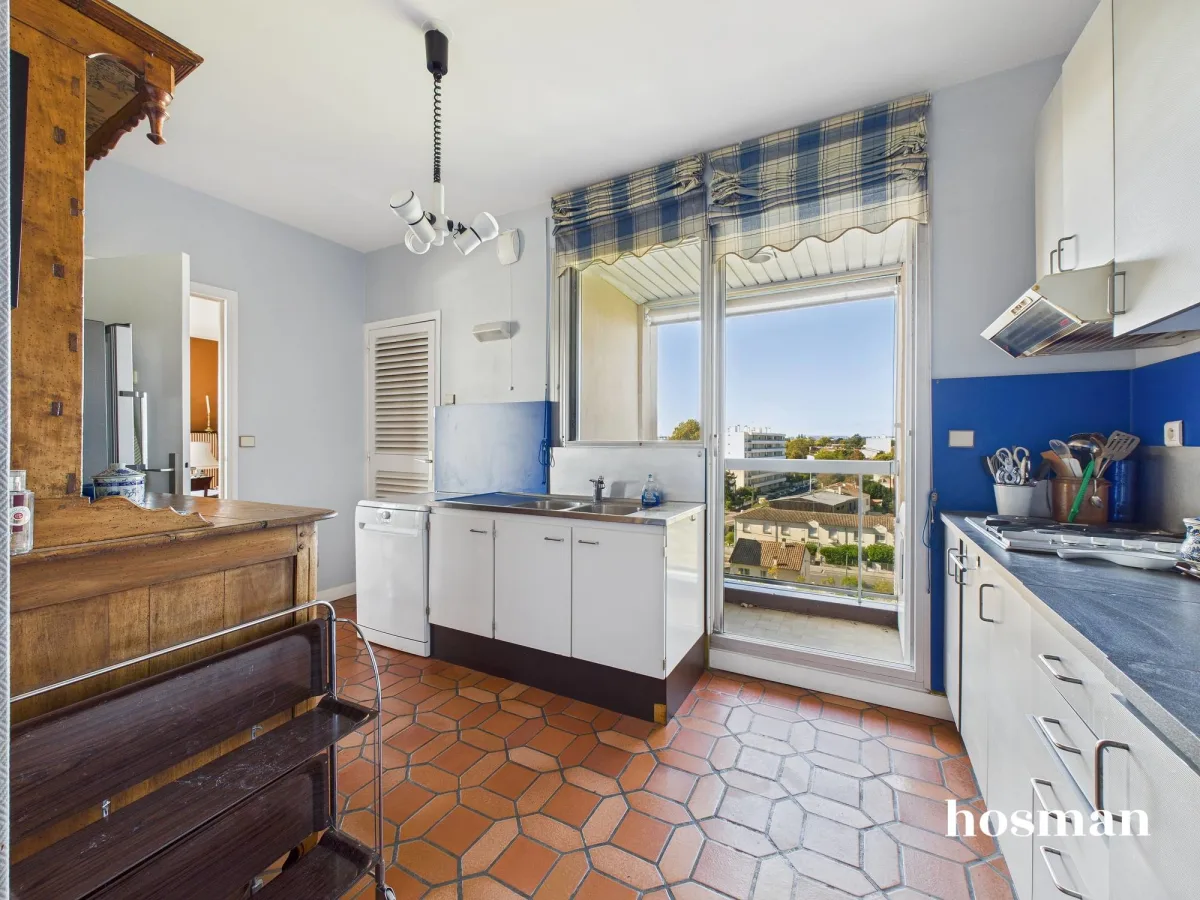 Appartement de 147.0 m² à Bordeaux