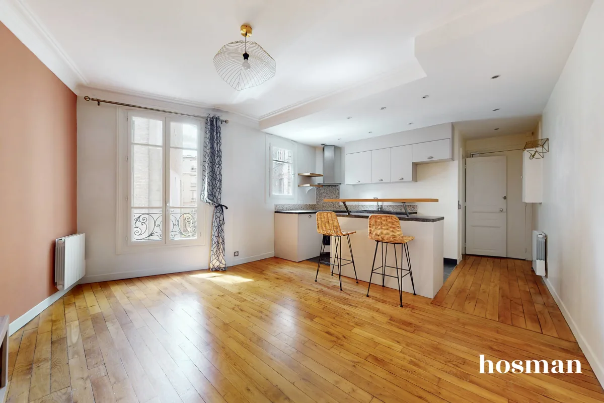 Coup de cœur ! 2 pièces de 45 m2 - Charmant, ensoleillé & renové - Rue