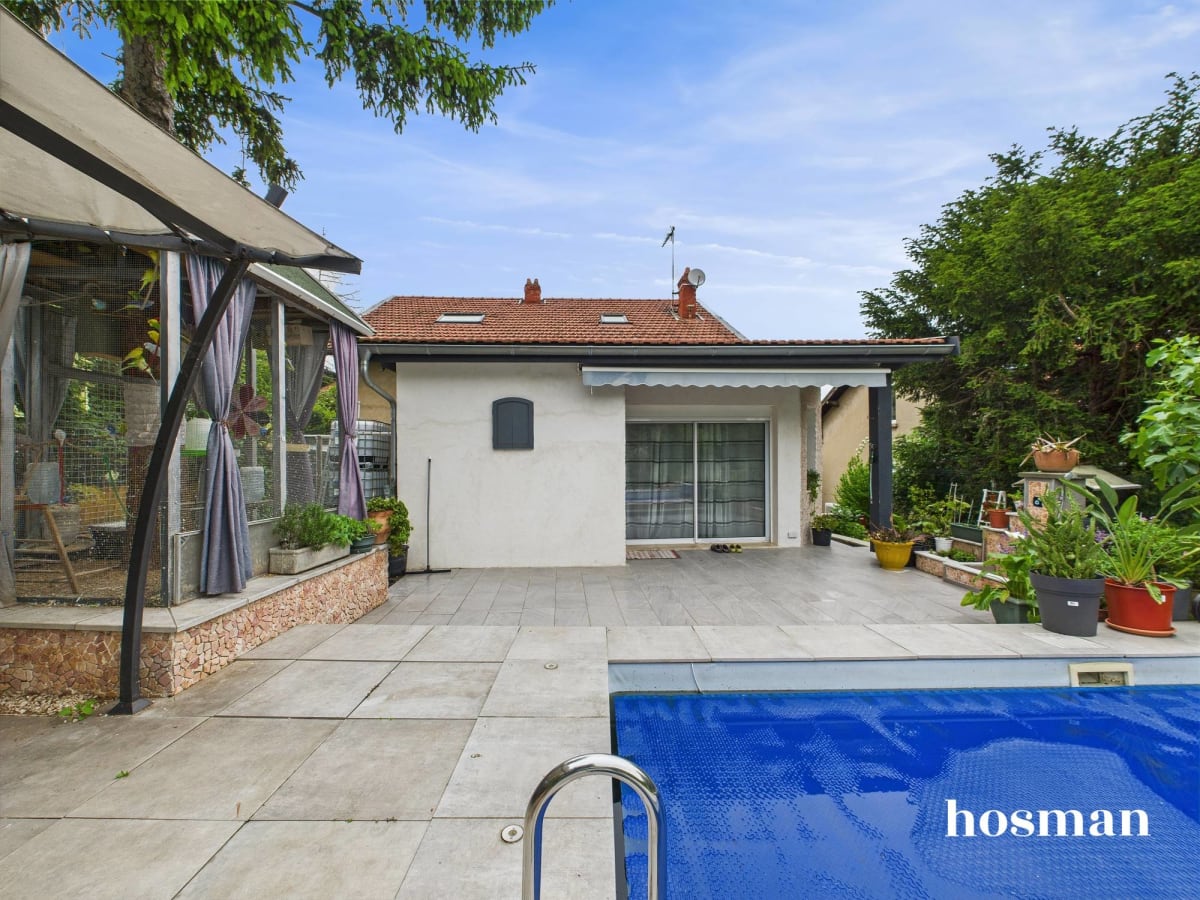 Maison de 181.0 m² à Vénissieux