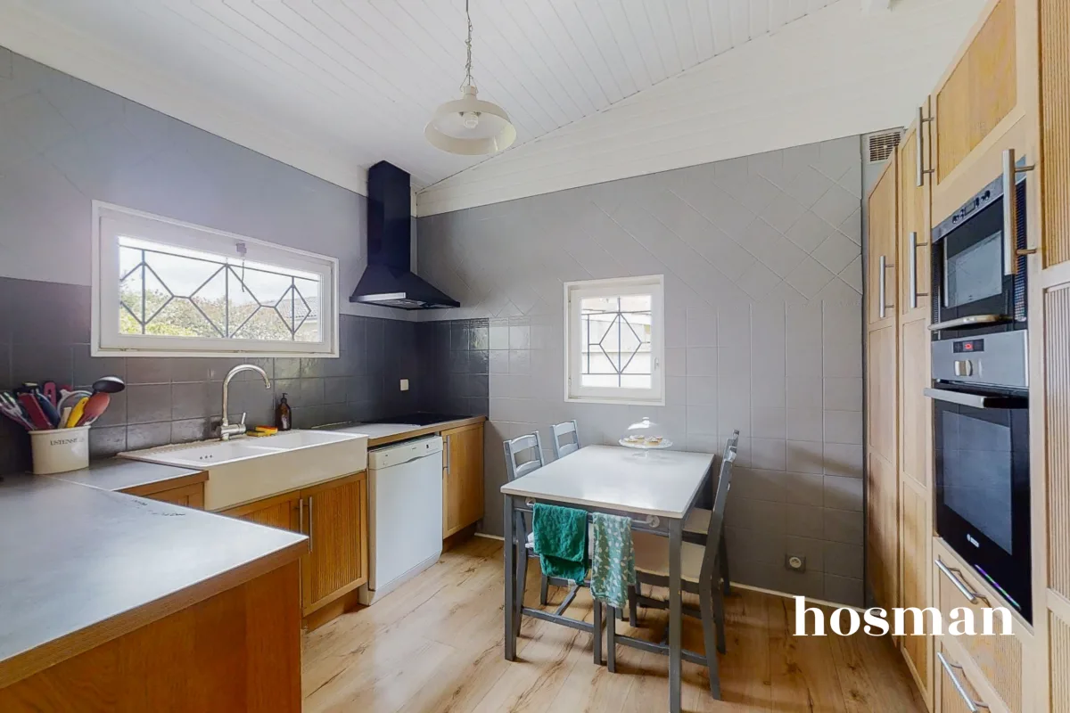 Maison de 180.0 m² à Saint-Médard-en-Jalles