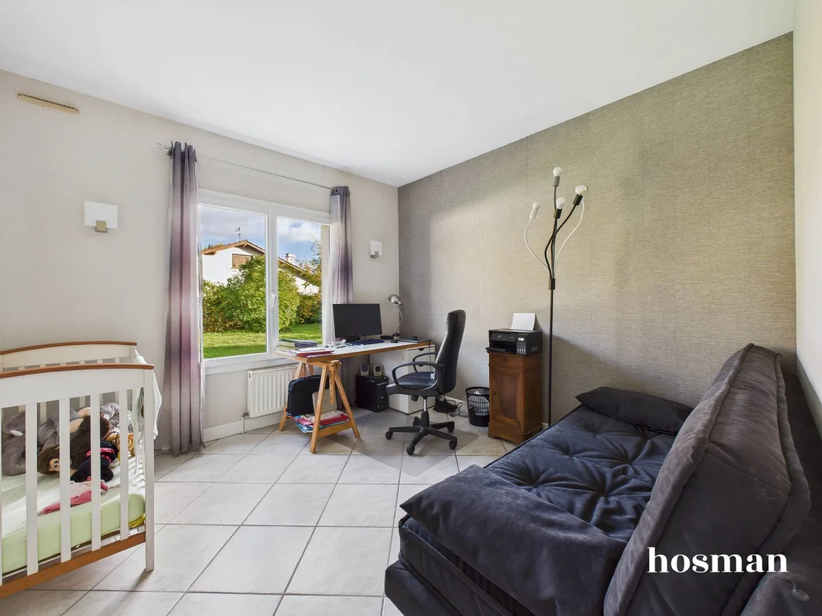 Maison de 210.0 m² à Eysines