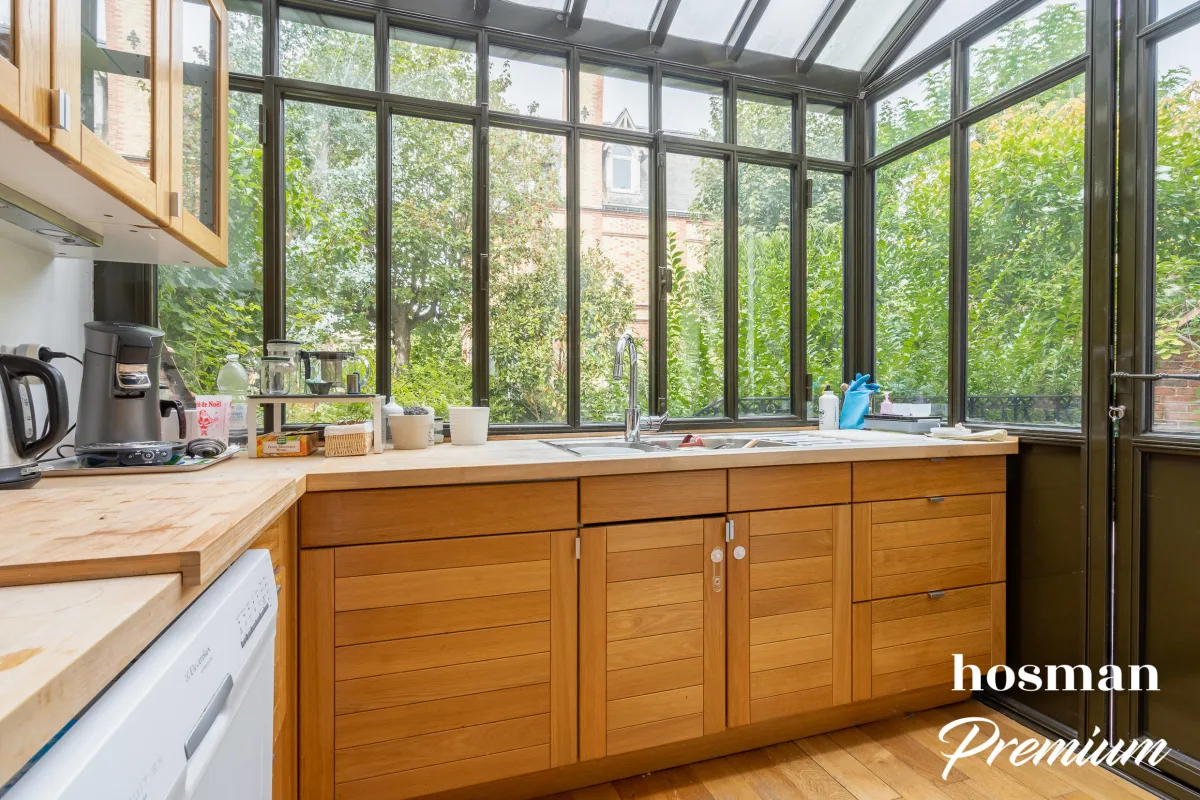 Maison de 180.0 m² à Courbevoie