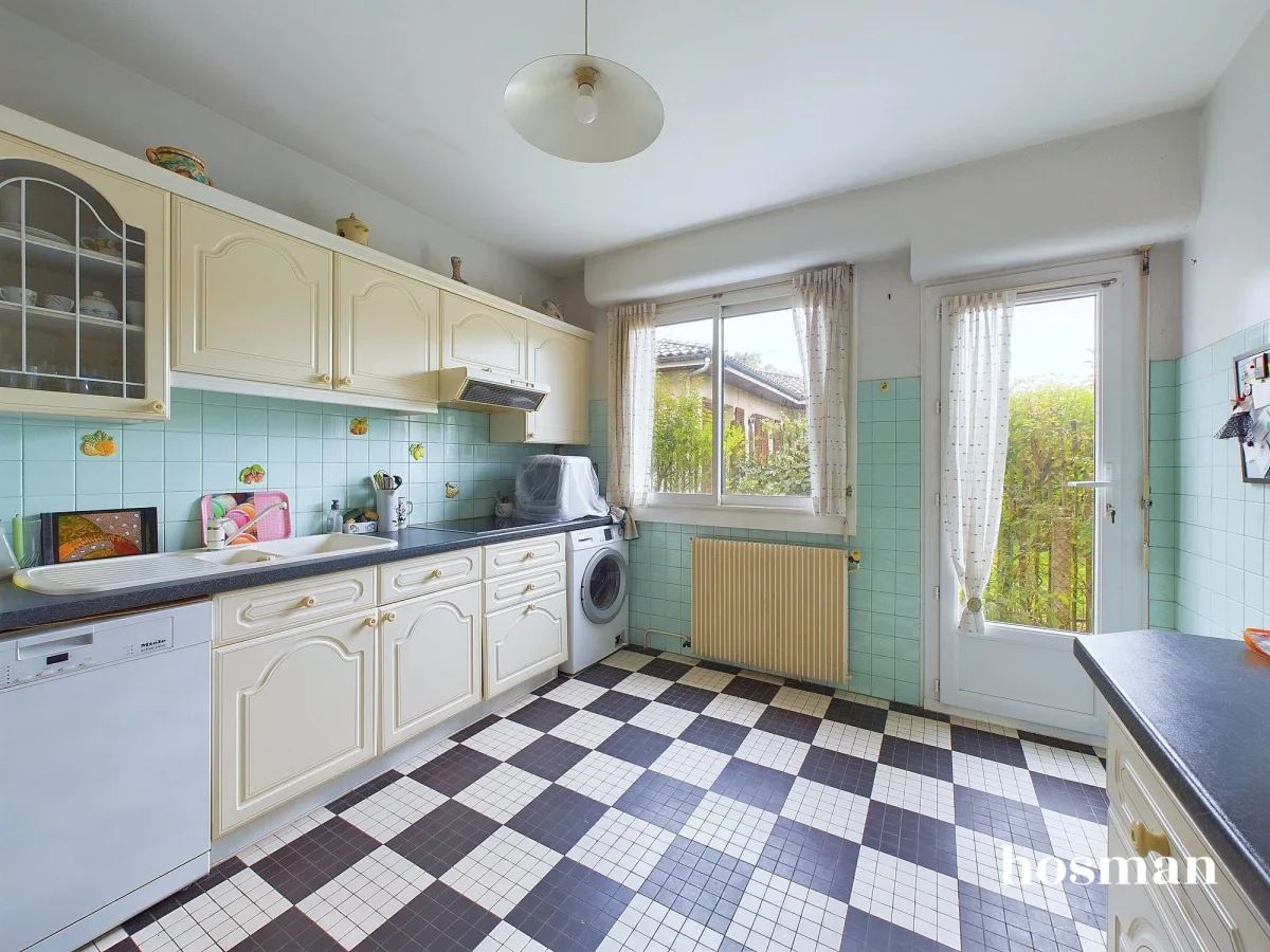 Appartement de 111.9 m² à Mérignac
