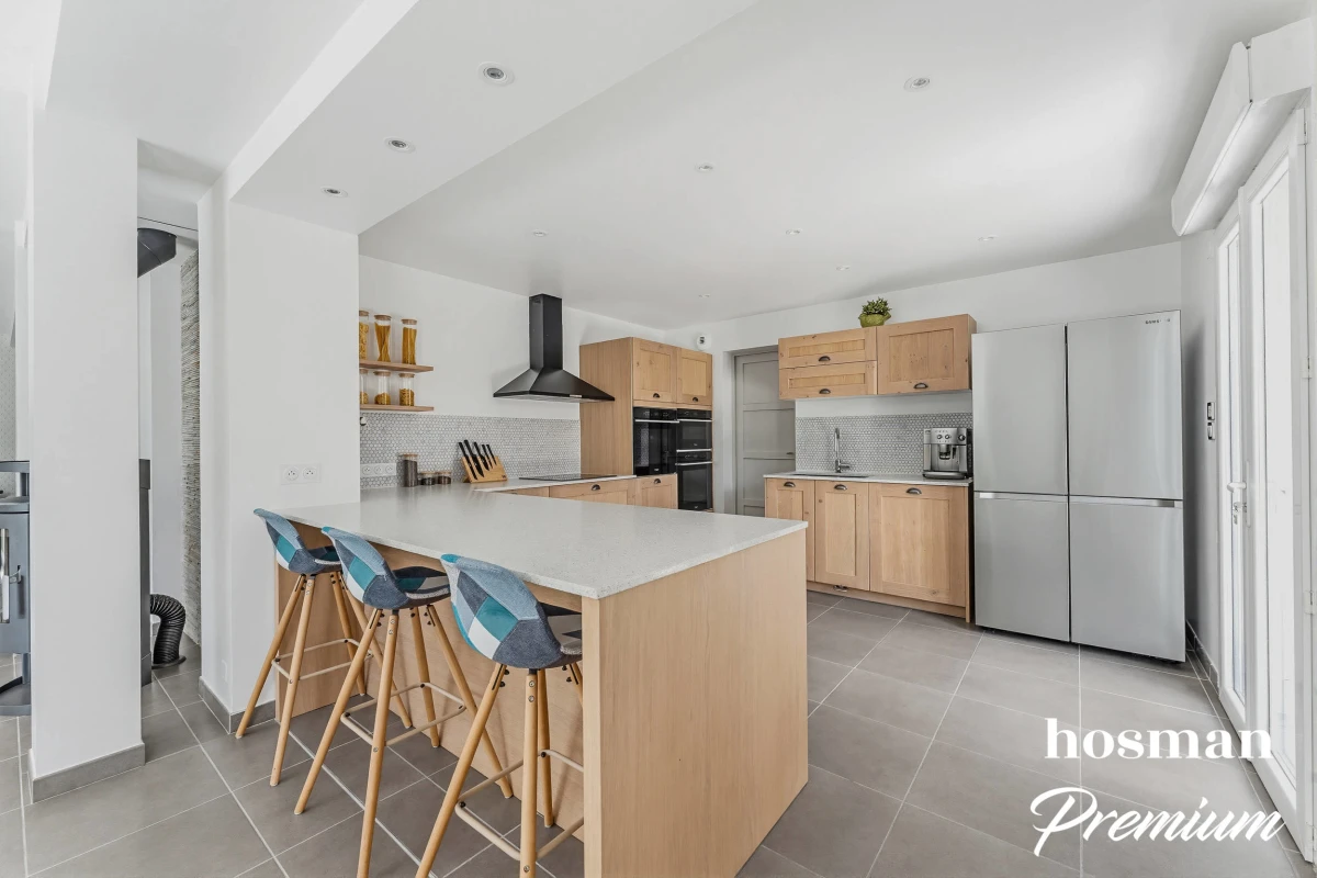 Maison de 205.0 m² à Mérignac