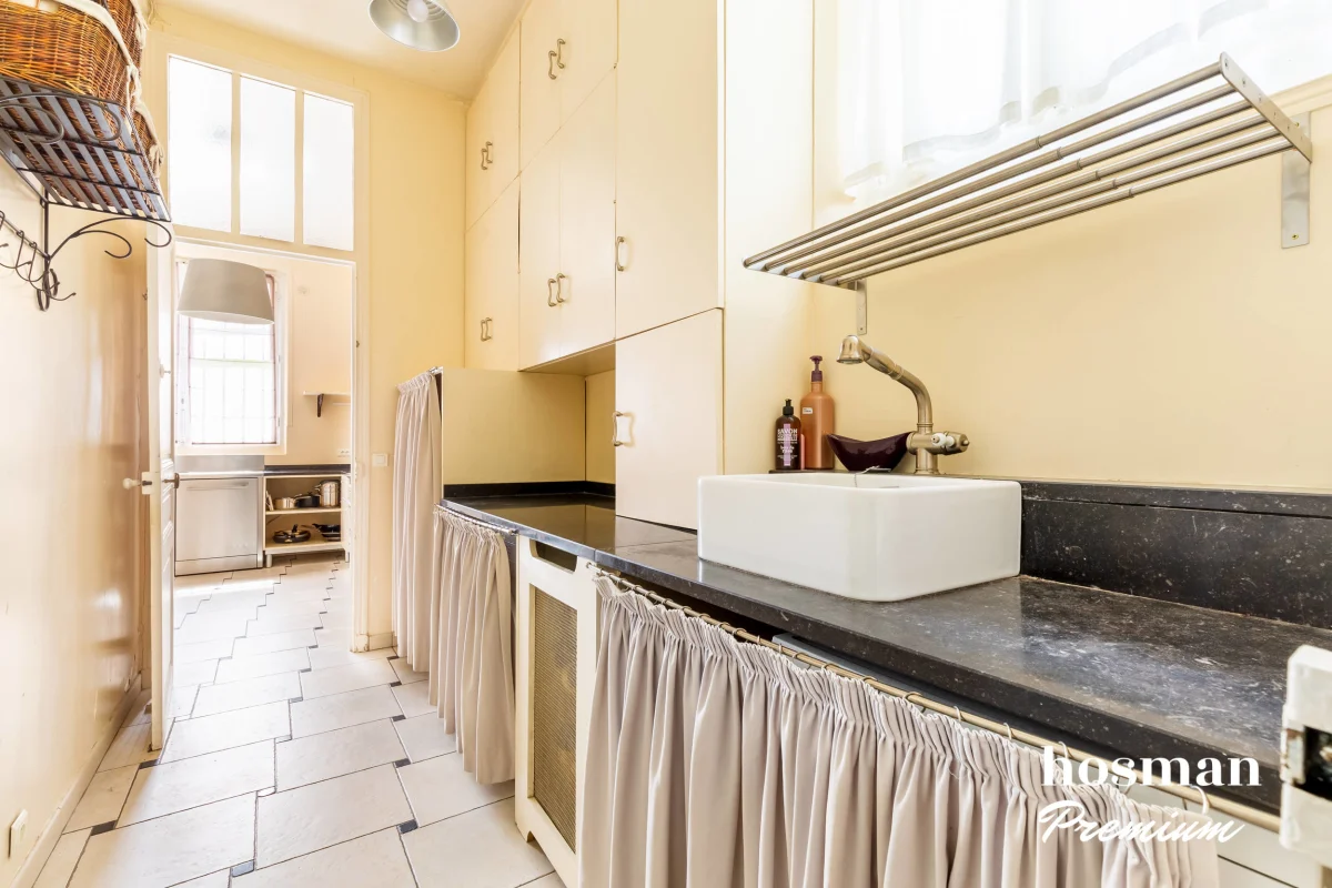 Appartement de 201.38 m² à Paris